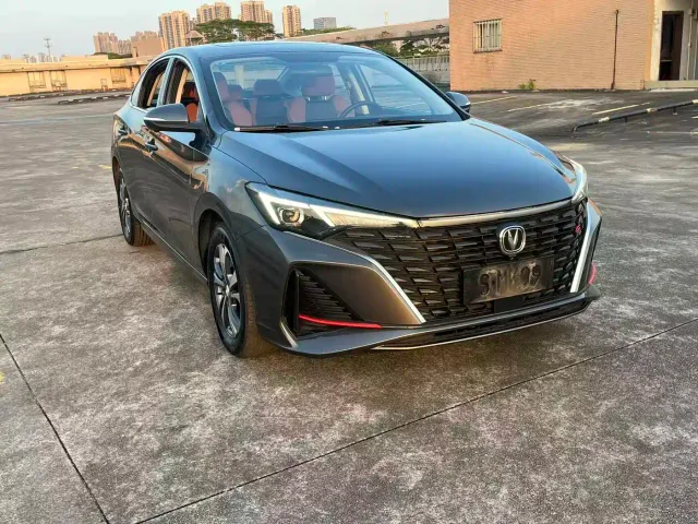 Changan Eado — Фото автомобиля 3