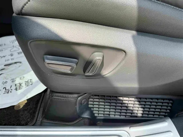 Toyota Sienna — Фото автомобиля 8