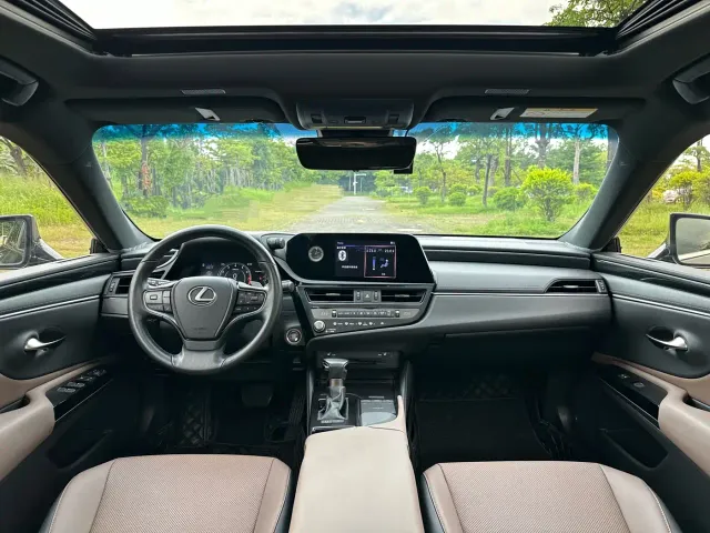 Lexus ES — Фото автомобиля 5