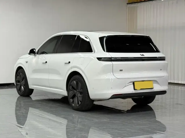 Li Auto L6 — Фото автомобиля 2