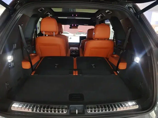 Li Auto L8 — Фото автомобиля 18