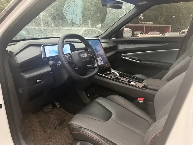 Geely Boyue — Фото автомобиля 5