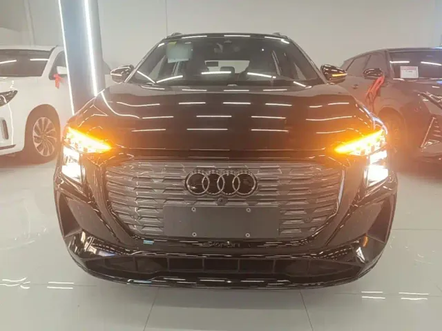 Audi Q5 e-tron — Фото автомобиля 2