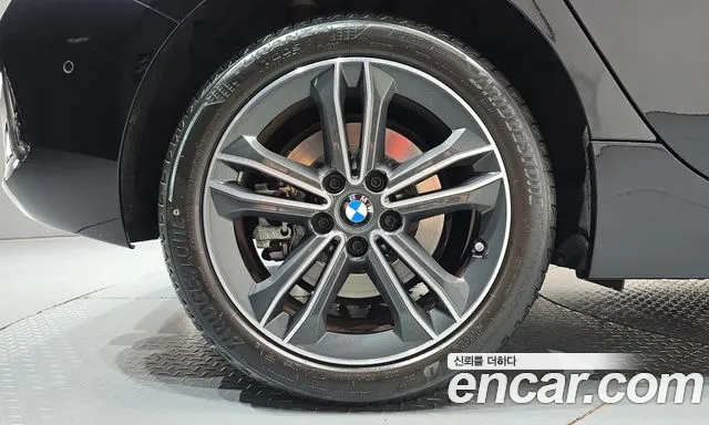 BMW 1 Series F40 — Фото автомобиля 5