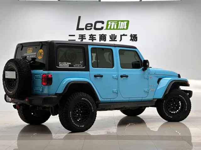 Jeep Wrangler — Фото автомобиля 4