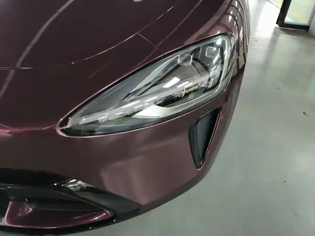 Xiaomi SU7 — Фото автомобиля 23