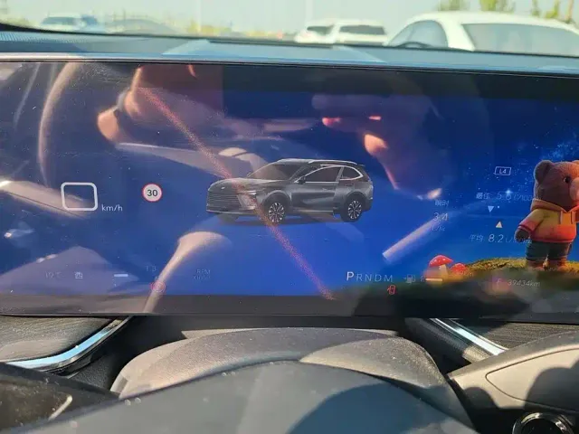 Buick Envision Plus — Фото автомобиля 13