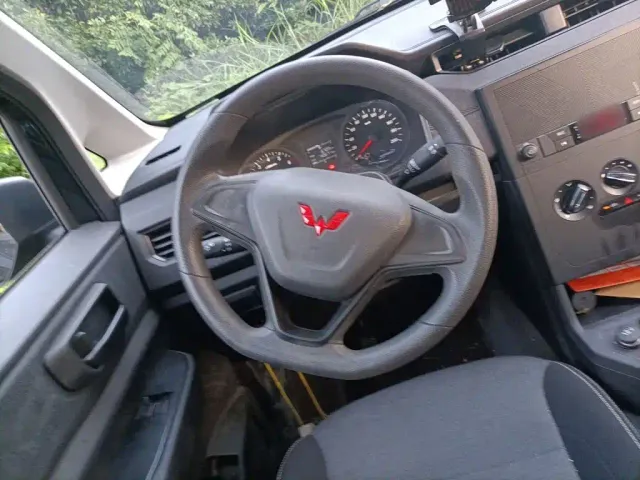 Wuling Hongguang Plus — Фото автомобиля 2