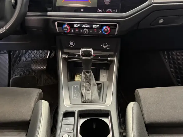 Audi Q3 — Фото автомобиля 11