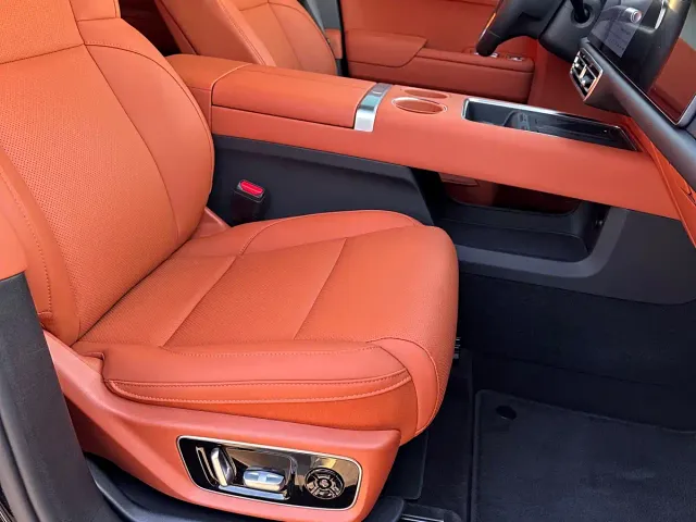 Li Auto L7 — Фото автомобиля 4