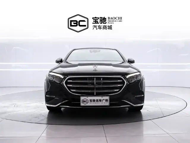 Mercedes-Benz E-Class — Фото автомобиля 2
