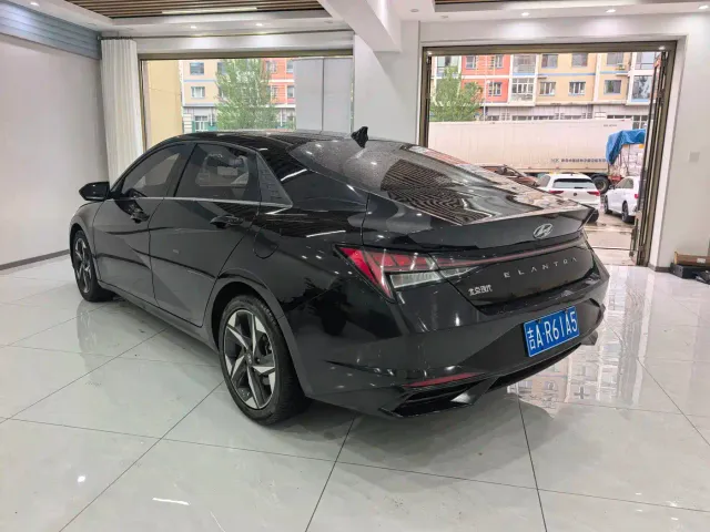 Hyundai Elantra — Фото автомобиля 6