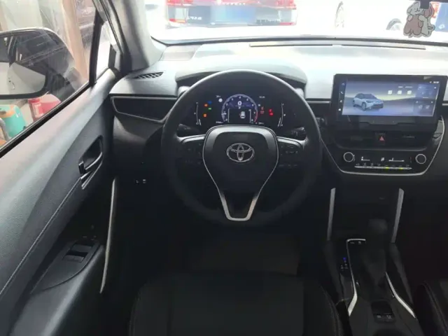Toyota Frontlander — Фото автомобиля 10
