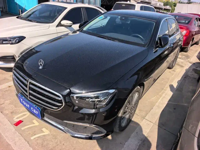 Фотография автомобиля — Mercedes-Benz E-Class