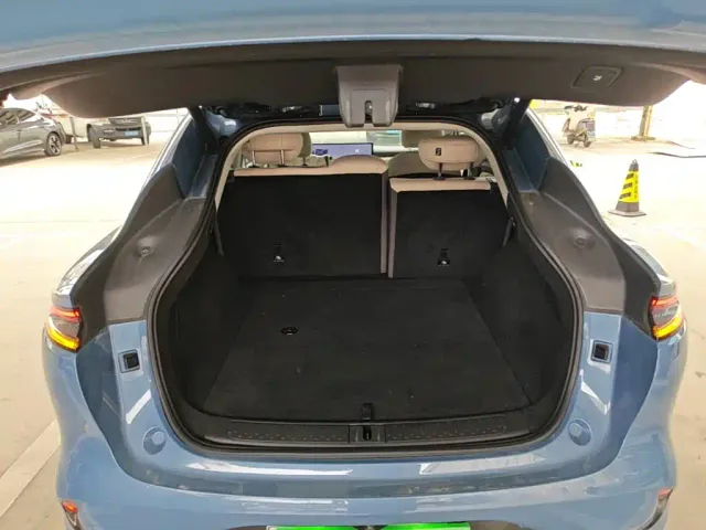 IM Motors LS6 — Фото автомобиля 18