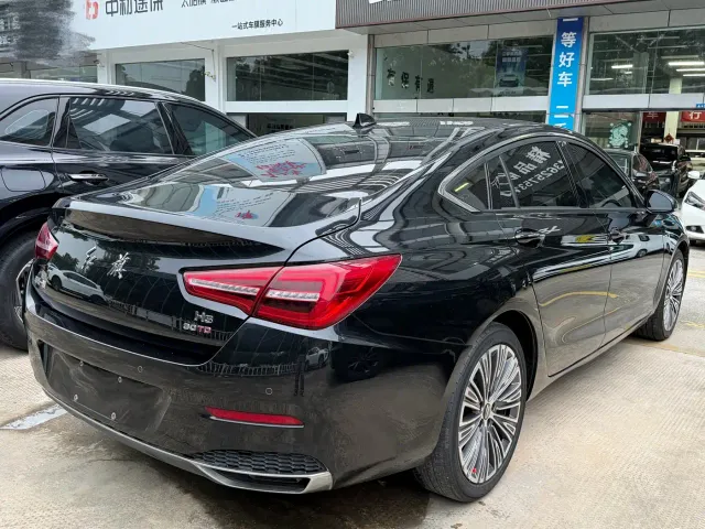 Hongqi H5 — Фото автомобиля 4
