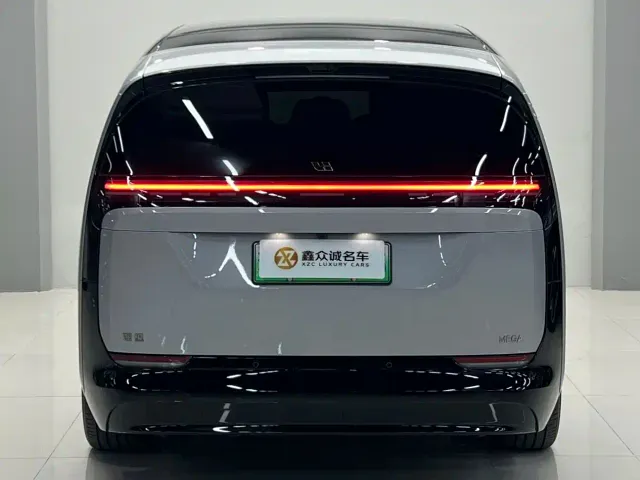 Li Auto MEGA — Фото автомобиля 4