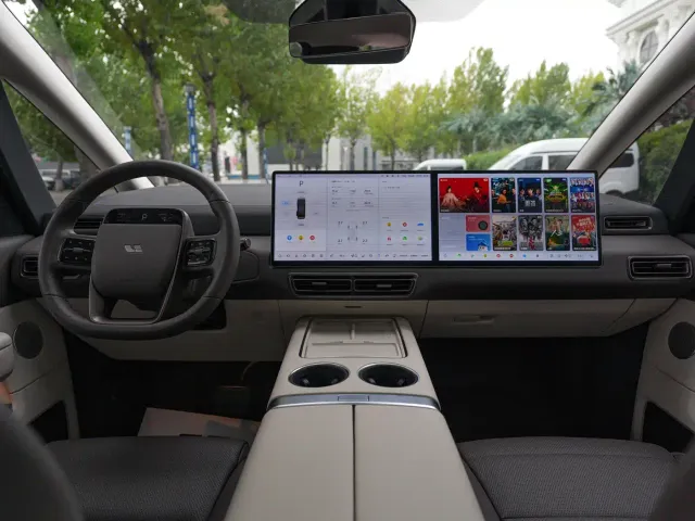 Li Auto MEGA — Фото автомобиля 11