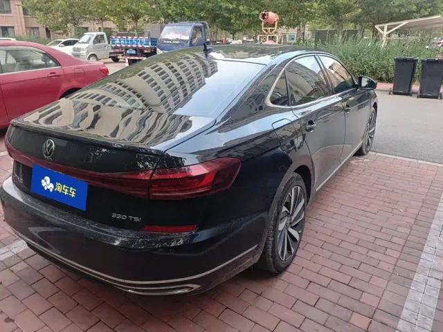 Volkswagen Passat — Фото автомобиля 3