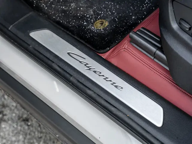 Porsche Cayenne — Фото автомобиля 25