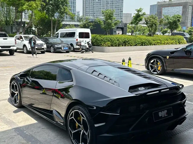 Lamborghini Huracan — Фото автомобиля 4