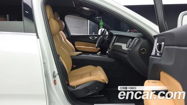 Volvo XC60 2nd Gen — Фото автомобиля 17