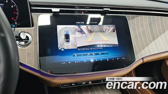 Mercedes-Benz E-Class — Фото автомобиля 17