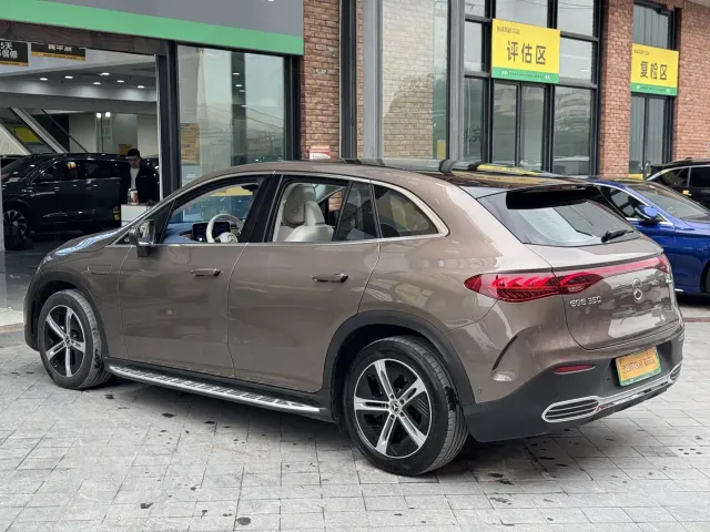 Mercedes-Benz EQE SUV — Фото автомобиля 6