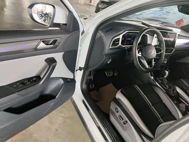 Volkswagen T-Roc — Фото автомобиля 15