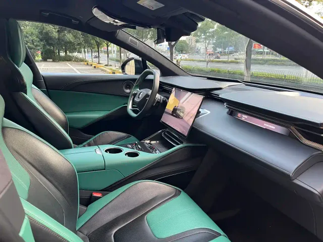 Lotus Eletre — Фото автомобиля 10