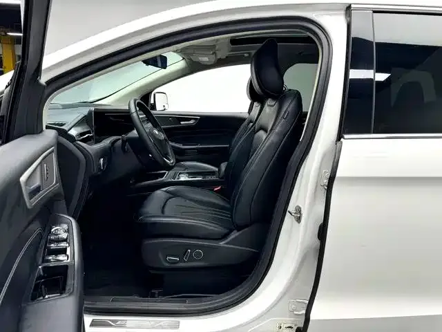 Ford Edge — Фото автомобиля 5