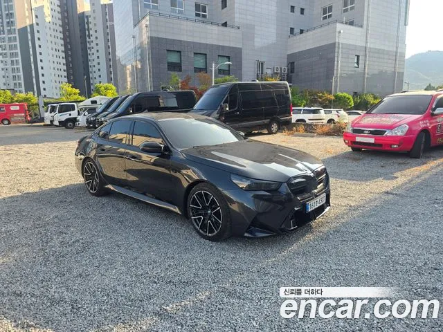 BMW M5 G90 — Фото автомобиля 2