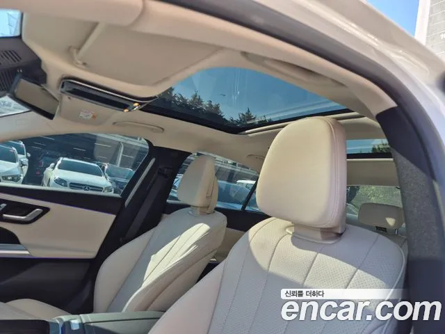 Mercedes-Benz E-Class — Фото автомобиля 11