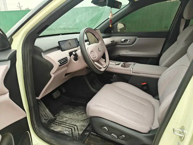 Changan Qiyuan Q05 — Фото автомобиля 5