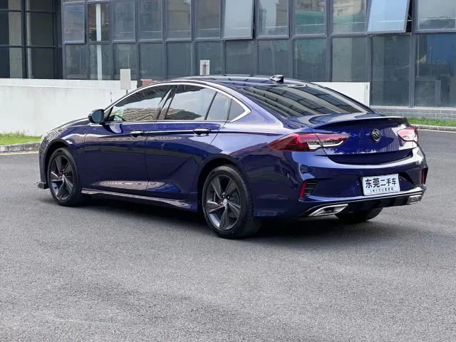 Buick Regal — Фото автомобиля 11