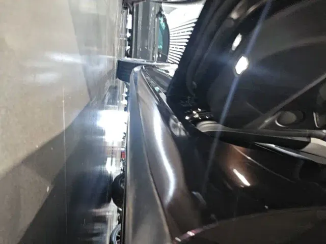 Tesla Model 3 — Фото автомобиля 21