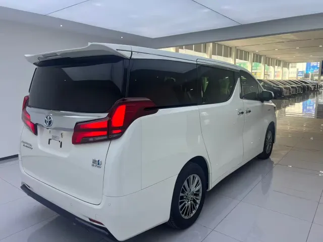 Toyota Alphard — Фото автомобиля 9