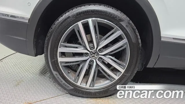 Volkswagen Tiguan Tiguan 2 поколение 2.0 TDI 4Motion Prestige — Фото автомобиля 5
