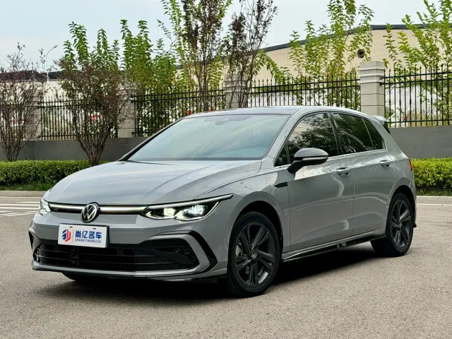 Фотография автомобиля — Volkswagen Golf
