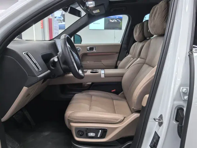 Li Auto L7 — Фото автомобиля 7