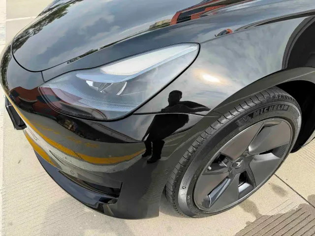 Tesla Model 3 — Фото автомобиля 14