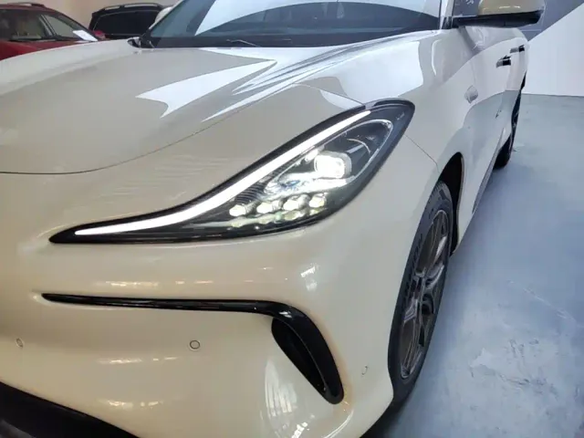 IM Motors LS6 — Фото автомобиля 23