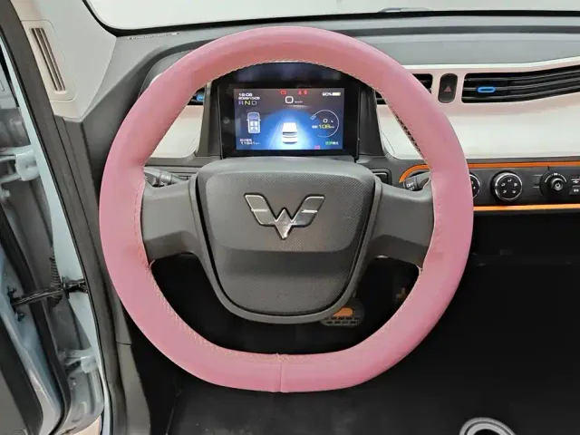 Wuling Hongguang Mini EV — Фото автомобиля 15