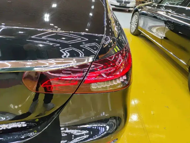 Mercedes-Benz E-Class — Фото автомобиля 23