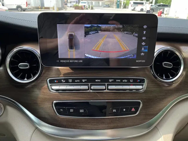 Mercedes-Benz V-Class — Фото автомобиля 11