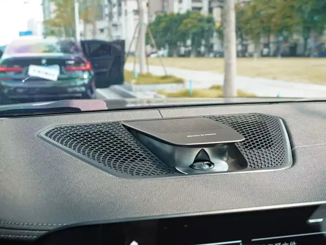 BMW 3 Series — Фото автомобиля 10