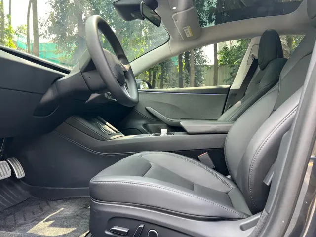 Tesla Model 3 — Фото автомобиля 7
