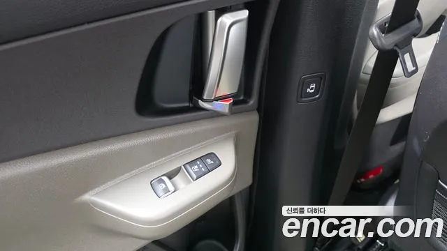Kia Carnival Generation 4 — Фото автомобиля 28