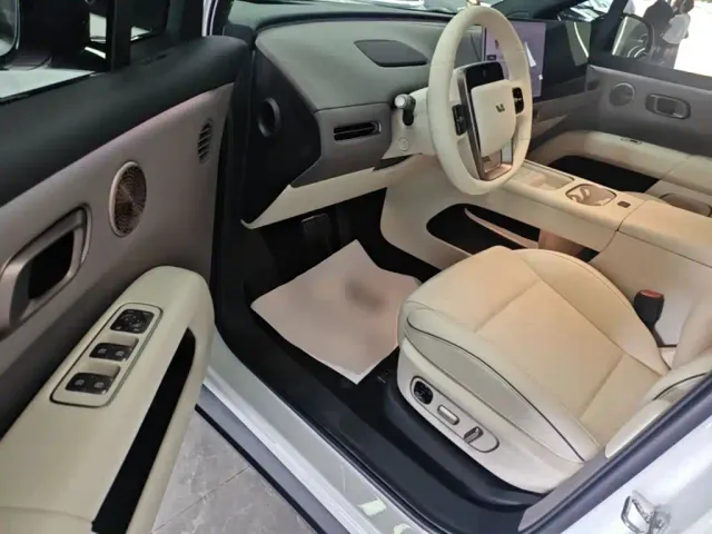 Li Auto i6 — Фото автомобиля 15