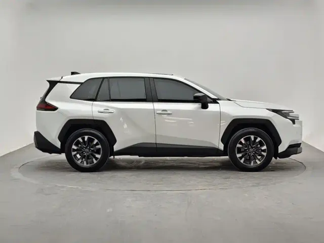 Toyota RAV4 — Фото автомобиля 3